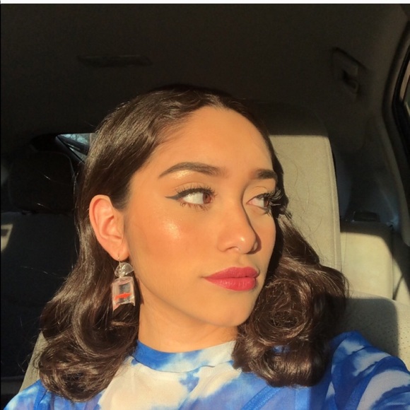 Fish Pattern Crystal Drop Earrings - Picture 2 of 3